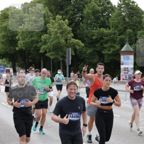29.06.2025 - hella hamburg halbmarathon Jannik Wohlers http://msf.ph/oto/8329535 29.06.2025 10:40:09 Lombardsbrücke 2042, 2173, 2206, 2762, 2763, 3293, 3810, 4044, 4411, 4612, 4906, 5059, 5702, 5975, 6076, 6163, 6229, 6278, 6280, 6363, 7956, 8307, 8378, 8391, 8739, 9000, 9468, 10166, 10920, 11176, 11513, 11514, 11973, 12981, 13030, 13145, 13466, 14341, 14851, 15154, 15905, 15933, 16085, 16955, 17959, 18101, 18110, 18213, 18353, 18490, 18771, 18946, 19168 meine-sportfotos.de