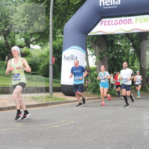 29.06.2025 - hella hamburg halbmarathon KatJ http://msf.ph/oto/8329613 29.06.2025 10:46:55 Zwischen KM18-KM19 1681, 2091, 6757, 7476, 8481, 8531 meine-sportfotos.de