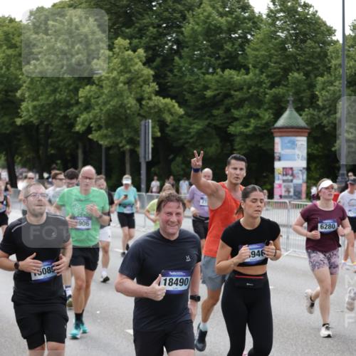 29.06.2025 - hella hamburg halbmarathon Jannik Wohlers http://msf.ph/oto/8329648 29.06.2025 10:40:09 Lombardsbrücke 2042, 2173, 2206, 2762, 2763, 3293, 3810, 4044, 4411, 4612, 4906, 5059, 5702, 5975, 6076, 6163, 6229, 6278, 6280, 6363, 7956, 8307, 8378, 8391, 8739, 9000, 9468, 10166, 10920, 11176, 11513, 11514, 11973, 12981, 13030, 13145, 13466, 14341, 14851, 15154, 15905, 15933, 16085, 16955, 17959, 18101, 18110, 18213, 18353, 18490, 18771, 18946, 19168 meine-sportfotos.de
