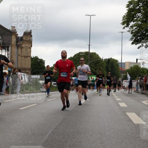 29.06.2025 - hella hamburg halbmarathon Yannick Fuchs http://msf.ph/oto/8329800 29.06.2025 10:51:38 20KM 1200, 1239, 1563, 1611, 2025, 2236, 2606, 2759, 2806, 2883, 3093, 3141, 3575, 4261, 4426, 4467, 4579, 5015, 5134, 5391, 5457, 5458, 6281, 6302, 6531, 6892, 7159, 7833, 9450, 10383, 10408, 10599, 12144, 12509, 12773, 13465, 13664, 15090, 15189, 15217, 15229, 15349, 16418, 16517, 17455, 17543, 18508, 18762 meine-sportfotos.de