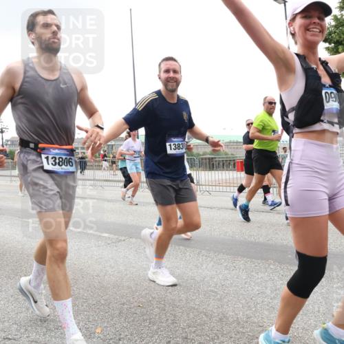 29.06.2025 - hella hamburg halbmarathon Lena Gebhardt http://msf.ph/oto/8329802 29.06.2025 10:47:29 Lombardsbrücke 13806, 1712, 13830, 09, 1045, 1185, 1434, 1463, 1523, 1593, 1607, 1704, 1926, 1961, 2148, 2327, 2407, 2537, 2555, 2704, 2790, 2882, 2994, 3339, 4037, 4184, 4239, 4325, 4423, 4483, 4806, 4895, 4974, 4975, 5621, 5622, 5895, 6255, 6256, 6485, 6496, 6879, 6995, 7073, 7403, 7430, 7431, 7630, 7631, 7970, 8105, 8131, 8270, 8550, 8706, 8915, 8953, 8967, 9018, 9687, 10991, 11351, 11458, 11730, 11738, 11802, 11909, 12431 meine-sportfotos.de