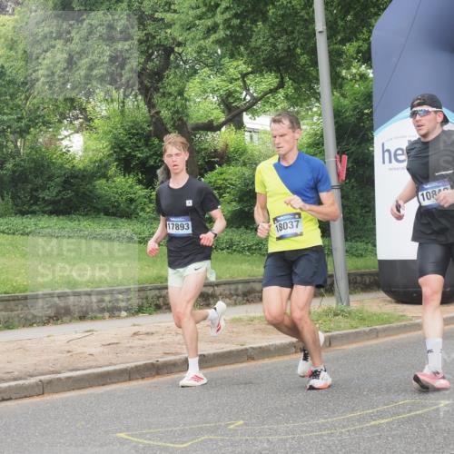 29.06.2025 - hella hamburg halbmarathon KatJ http://msf.ph/oto/8329940 29.06.2025 10:17:16 Zwischen KM18-KM19 1065, 5344 meine-sportfotos.de