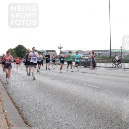 29.06.2025 - hella hamburg halbmarathon Lena Gebhardt http://msf.ph/oto/8329948 29.06.2025 10:37:52 Lombardsbrücke 9895, 13650, 11882, 122, 1394, 1475, 1578, 1799, 1901, 1985, 2199, 2640, 2786, 2853, 3230, 3246, 3633, 3880, 4414, 4921, 5139, 5171, 5186, 5522, 5713, 5790, 5875, 6199, 6243, 6362, 6697, 6821, 6955, 7118, 7124, 7244, 7321, 7350, 7544, 7552, 7629, 7696, 7777, 8843, 8985, 9247, 9288, 9524, 9895, 10159, 10506, 10836, 11087, 11543, 12123, 12254, 12472, 12824, 16680, 17798 meine-sportfotos.de