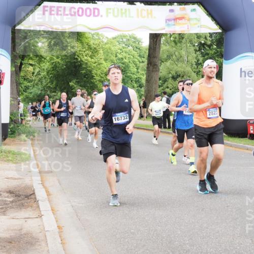 29.06.2025 - hella hamburg halbmarathon MichiJ http://msf.ph/oto/8329969 29.06.2025 10:38:02 Zwischen KM18-KM19 1119, 1466, 1817, 2411, 2823, 4346, 5087, 5336, 7224, 12016, 12235, 12545, 13051, 13758, 16653, 16732, 16800, 17221, 18884, 18960, 18982, 19007 meine-sportfotos.de