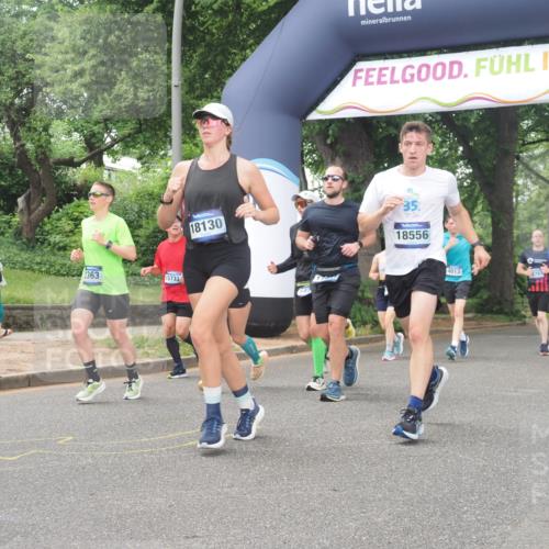 29.06.2025 - hella hamburg halbmarathon KatJ http://msf.ph/oto/8330178 29.06.2025 10:46:58 Zwischen KM18-KM19 1681, 2091, 2363, 4013, 6757, 7476, 8531 meine-sportfotos.de