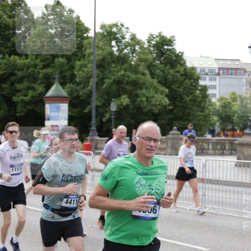 29.06.2025 - hella hamburg halbmarathon Jannik Wohlers http://msf.ph/oto/8330234 29.06.2025 10:40:12 Lombardsbrücke 1075, 1323, 2042, 2173, 2206, 2762, 2763, 3121, 3293, 3306, 4044, 4411, 4612, 4906, 4972, 5059, 5702, 6076, 6163, 6229, 6278, 6280, 7956, 8307, 8378, 8391, 8739, 9000, 9468, 9946, 10166, 10920, 10940, 11513, 11514, 12692, 12699, 12981, 13030, 13145, 13773, 14341, 15154, 15905, 15933, 16085, 16955, 17267, 17959, 18101, 18110, 18213, 18353, 18490, 18771, 18946, 19168 meine-sportfotos.de