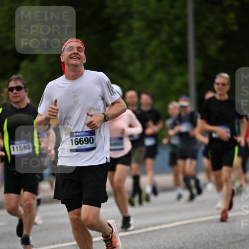 29.06.2025 - hella hamburg halbmarathon Dr. Thomas Lammeyer http://msf.ph/oto/8330243 29.06.2025 10:39:42 Kennedybrücke 2198, 2787, 3170, 3828, 3958, 4333, 4564, 4696, 4703, 4965, 5147, 6029, 6189, 6365, 6379, 6397, 6471, 6867, 7386, 8249, 8296, 8567, 9470, 9803, 9819, 10358, 10360, 10565, 10652, 11320, 11359 meine-sportfotos.de