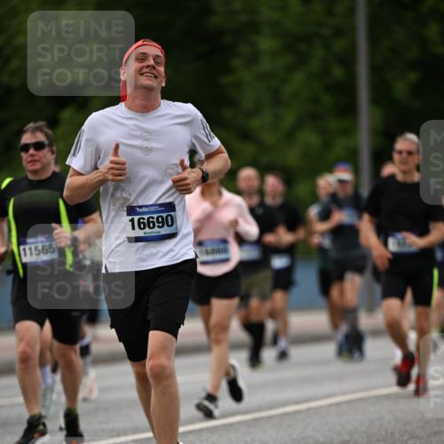 29.06.2025 - hella hamburg halbmarathon Dr. Thomas Lammeyer http://msf.ph/oto/8330255 29.06.2025 10:39:42 Kennedybrücke 2198, 2787, 3170, 3828, 3958, 4333, 4564, 4696, 4703, 4965, 5147, 6029, 6189, 6365, 6379, 6397, 6471, 6867, 7386, 8249, 8296, 8567, 9470, 9803, 9819, 10358, 10360, 10565, 10652, 11320, 11359 meine-sportfotos.de