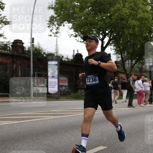 29.06.2025 - hella hamburg halbmarathon Yannick Fuchs http://msf.ph/oto/8330627 29.06.2025 10:51:40 20KM 1200, 1239, 1563, 1611, 2025, 2236, 2606, 2759, 2806, 2883, 3093, 3141, 3575, 4426, 4467, 4579, 4833, 5391, 6281, 6302, 6531, 6892, 7833, 9450, 9485, 10383, 10408, 10599, 12144, 12509, 12773, 13465, 13664, 15189, 15217, 15229, 15349, 16418, 16517, 17455, 17543, 18508, 18762 meine-sportfotos.de