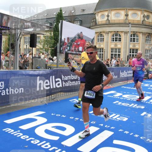 29.06.2025 - hella hamburg halbmarathon Michael Strokosch http://msf.ph/oto/8330696 29.06.2025 10:49:45 Ziel 2504, 2706, 2937, 3060, 3543, 5894, 5978, 6115, 6125, 7332, 9463, 9551, 9619, 9723, 9924, 11977, 13159, 14794, 16843, 16877, 17282, 17753, 18058, 18451, 18926 meine-sportfotos.de