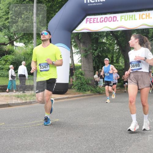 29.06.2025 - hella hamburg halbmarathon KatJ http://msf.ph/oto/8330740 29.06.2025 10:47:03 Zwischen KM18-KM19 2167, 2363, 3169, 3698, 4013, 5347, 6757 meine-sportfotos.de