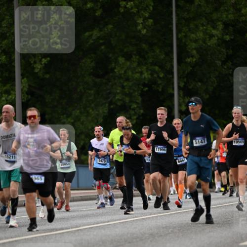 29.06.2025 - hella hamburg halbmarathon Dr. Thomas Lammeyer http://msf.ph/oto/8330764 29.06.2025 10:39:45 Kennedybrücke 2198, 2412, 2787, 3170, 3828, 3958, 4333, 4696, 4703, 4965, 5147, 6029, 6189, 6365, 6379, 6397, 6471, 6867, 8249, 8296, 8567, 9470, 9803, 9819, 10358, 10360, 10565, 10652, 11233, 11320, 11359 meine-sportfotos.de