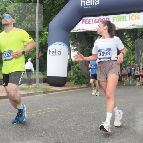 29.06.2025 - hella hamburg halbmarathon KatJ http://msf.ph/oto/8330765 29.06.2025 10:47:03 Zwischen KM18-KM19 2167, 2363, 3169, 3698, 4013, 5347, 6757 meine-sportfotos.de