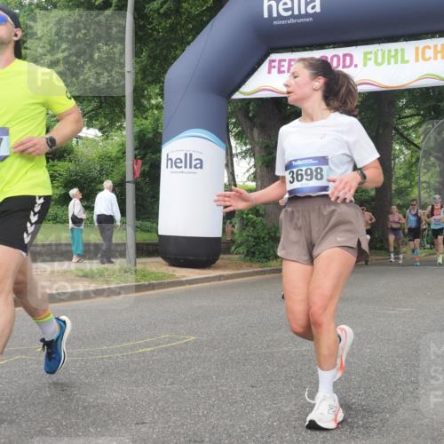 29.06.2025 - hella hamburg halbmarathon KatJ http://msf.ph/oto/8330784 29.06.2025 10:47:03 Zwischen KM18-KM19 2167, 2363, 3169, 3698, 4013, 5347, 6757 meine-sportfotos.de