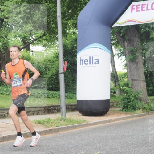29.06.2025 - hella hamburg halbmarathon KatJ http://msf.ph/oto/8330785 29.06.2025 10:17:20 Zwischen KM18-KM19 2203 meine-sportfotos.de