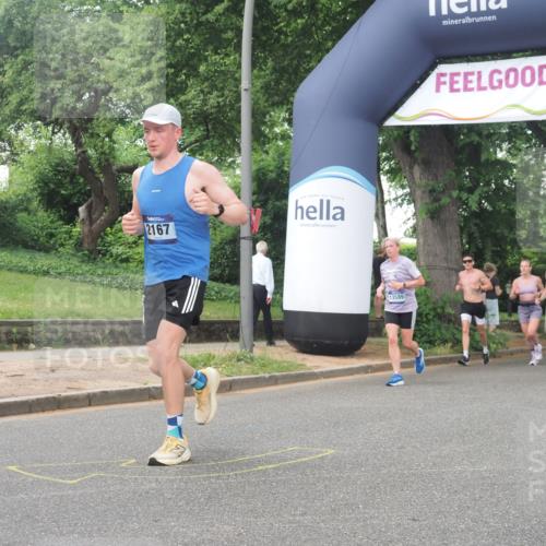 29.06.2025 - hella hamburg halbmarathon KatJ http://msf.ph/oto/8330833 29.06.2025 10:47:05 Zwischen KM18-KM19 2167, 2363, 3169, 3698, 4013, 5347, 8749 meine-sportfotos.de