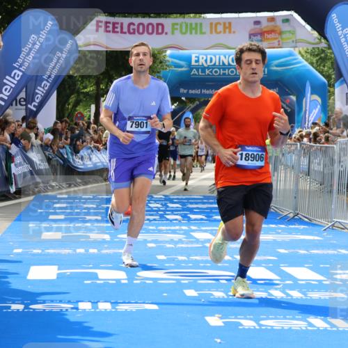 29.06.2025 - hella hamburg halbmarathon Strokosch-Dieckow http://msf.ph/oto/8330898 29.06.2025 10:34:12 Ziel 1080, 3005, 7884, 7901, 9376, 11202, 13066, 14784, 17751, 18906 meine-sportfotos.de