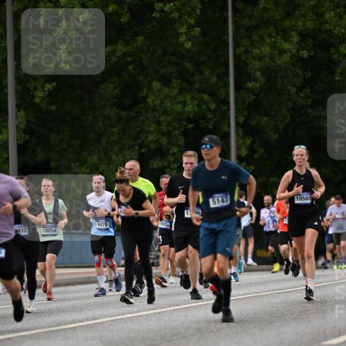 29.06.2025 - hella hamburg halbmarathon Dr. Thomas Lammeyer http://msf.ph/oto/8330925 29.06.2025 10:39:45 Kennedybrücke 2198, 2412, 2787, 3170, 3828, 3958, 4333, 4696, 4703, 4965, 5147, 6029, 6189, 6365, 6379, 6397, 6471, 6867, 8249, 8296, 8567, 9470, 9803, 9819, 10358, 10360, 10565, 10652, 11233, 11320, 11359 meine-sportfotos.de