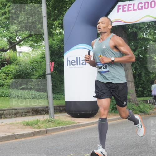 29.06.2025 - hella hamburg halbmarathon KatJ http://msf.ph/oto/8330980 29.06.2025 10:17:21 Zwischen KM18-KM19 2203 meine-sportfotos.de