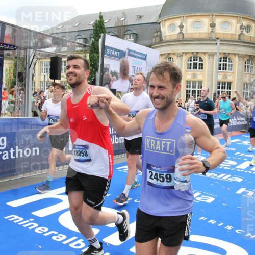 29.06.2025 - hella hamburg halbmarathon Michael Strokosch http://msf.ph/oto/8331006 29.06.2025 10:49:47 Ziel 2504, 2706, 3060, 3543, 5894, 5978, 6115, 6125, 7332, 9463, 9551, 9619, 9723, 9924, 11975, 13159, 14794, 16843, 16877, 17282, 17753, 18058, 18451, 18926 meine-sportfotos.de