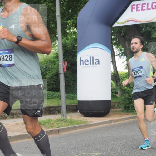 29.06.2025 - hella hamburg halbmarathon KatJ http://msf.ph/oto/8331063 29.06.2025 10:17:21 Zwischen KM18-KM19 2203 meine-sportfotos.de