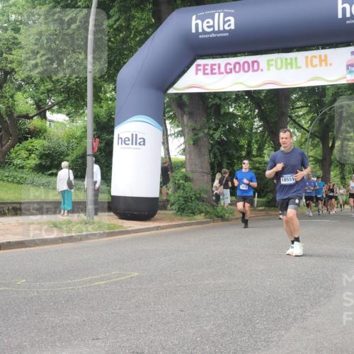 29.06.2025 - hella hamburg halbmarathon KatJ http://msf.ph/oto/8331080 29.06.2025 10:47:09 Zwischen KM18-KM19 2167, 5272, 8749 meine-sportfotos.de
