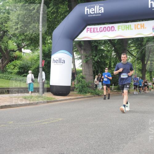 29.06.2025 - hella hamburg halbmarathon KatJ http://msf.ph/oto/8331099 29.06.2025 10:47:09 Zwischen KM18-KM19 2167, 5272, 8749 meine-sportfotos.de