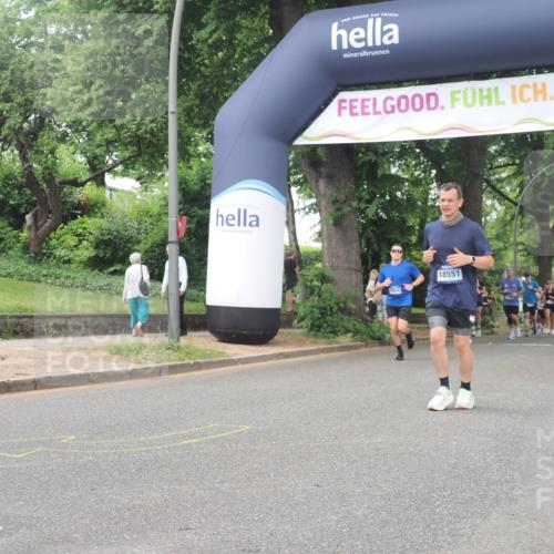 29.06.2025 - hella hamburg halbmarathon KatJ http://msf.ph/oto/8331157 29.06.2025 10:47:09 Zwischen KM18-KM19 2167, 5272, 8749 meine-sportfotos.de