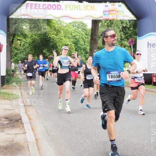 29.06.2025 - hella hamburg halbmarathon MichiJ http://msf.ph/oto/8331187 29.06.2025 10:38:11 Zwischen KM18-KM19 1461, 1750, 2207, 7176, 7312, 7583, 7952, 8689, 10057, 10371, 11422, 12450, 12624, 13609, 13799, 14125, 14361, 14838, 16907, 18451, 18657, 18658 meine-sportfotos.de