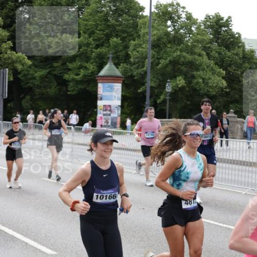 29.06.2025 - hella hamburg halbmarathon Jannik Wohlers http://msf.ph/oto/8331208 29.06.2025 10:40:17 Lombardsbrücke 1075, 1323, 2042, 2173, 2206, 2299, 2762, 2763, 3121, 3306, 3432, 3694, 4044, 4411, 4612, 4906, 4972, 5059, 5702, 6163, 6229, 6278, 6280, 6289, 7293, 7956, 8053, 8054, 8378, 8391, 8739, 9000, 9437, 9946, 10166, 10920, 10940, 11513, 11514, 11686, 12191, 12610, 12692, 12699, 13145, 13773, 15154, 15905, 15933, 16028, 16085, 16449, 16450, 16955, 17267, 17959, 18353, 18490, 18946, 19087, 19168 meine-sportfotos.de