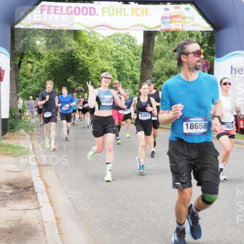 29.06.2025 - hella hamburg halbmarathon MichiJ http://msf.ph/oto/8331211 29.06.2025 10:38:11 Zwischen KM18-KM19 1461, 1750, 2207, 7176, 7312, 7583, 7952, 8689, 10057, 10371, 11422, 12450, 12624, 13609, 13799, 14125, 14361, 14838, 16907, 18451, 18657, 18658 meine-sportfotos.de