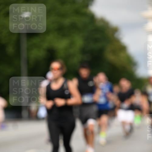 29.06.2025 - hella hamburg halbmarathon Dr. Thomas Lammeyer http://msf.ph/oto/8331343 29.06.2025 10:17:42 Kennedybrücke 1194, 1747, 1939, 2055, 2359, 2721, 2891, 2904, 2987, 4001, 4032, 4795, 4962, 5232, 5631, 5719, 6207, 7460, 7462, 7913, 8673, 9612, 9631, 9886, 10442, 10443 meine-sportfotos.de