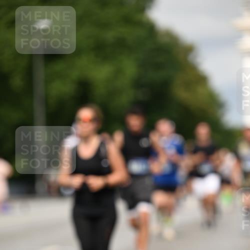 29.06.2025 - hella hamburg halbmarathon Dr. Thomas Lammeyer http://msf.ph/oto/8331369 29.06.2025 10:17:42 Kennedybrücke 1194, 1747, 1939, 2055, 2359, 2721, 2891, 2904, 2987, 4001, 4032, 4795, 4962, 5232, 5631, 5719, 6207, 7460, 7462, 7913, 8673, 9612, 9631, 9886, 10442, 10443 meine-sportfotos.de