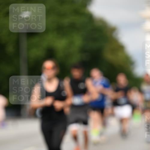 29.06.2025 - hella hamburg halbmarathon Dr. Thomas Lammeyer http://msf.ph/oto/8331397 29.06.2025 10:17:42 Kennedybrücke 1194, 1747, 1939, 2055, 2359, 2721, 2891, 2904, 2987, 4001, 4032, 4795, 4962, 5232, 5631, 5719, 6207, 7460, 7462, 7913, 8673, 9612, 9631, 9886, 10442, 10443 meine-sportfotos.de