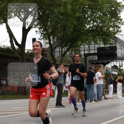 29.06.2025 - hella hamburg halbmarathon Yannick Fuchs http://msf.ph/oto/8331408 29.06.2025 10:51:43 20KM 1200, 1611, 2025, 2236, 2606, 2759, 2806, 2883, 2907, 3093, 3141, 3575, 4426, 4467, 4579, 4833, 5391, 6281, 6302, 6531, 6595, 6892, 7833, 9450, 9485, 10599, 12144, 12509, 13465, 13664, 15217, 15229, 16517, 17415, 17455, 17543, 18508, 18762, 18891 meine-sportfotos.de