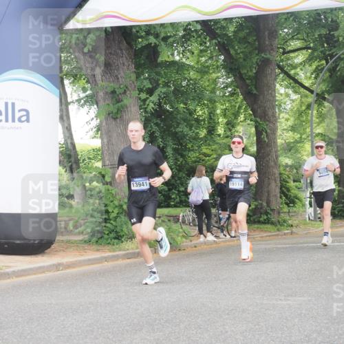 29.06.2025 - hella hamburg halbmarathon KatJ http://msf.ph/oto/8331456 29.06.2025 10:17:25 Zwischen KM18-KM19 2203 meine-sportfotos.de