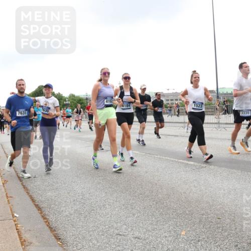 29.06.2025 - hella hamburg halbmarathon Lena Gebhardt http://msf.ph/oto/8331465 29.06.2025 10:47:32 Lombardsbrücke 7630, 7631, 4182, 4184, 1523, 3339, 1045, 1185, 1246, 1434, 1463, 1523, 1607, 1618, 1639, 1704, 1926, 2148, 2407, 2491, 2537, 2555, 2704, 2790, 2882, 2994, 3339, 4037, 4184, 4239, 4325, 4423, 4483, 4806, 4895, 4974, 4975, 5621, 5622, 5895, 6255, 6256, 6879, 6995, 7073, 7403, 7430, 7431, 7630, 7631, 7970, 8105, 8131, 8270, 8550, 8706, 8915, 8953, 9018, 9687, 10658, 10991, 11351, 11458, 11730, 11738, 11802, 11909, 12431 meine-sportfotos.de