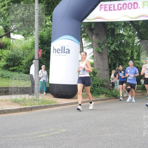29.06.2025 - hella hamburg halbmarathon KatJ http://msf.ph/oto/8331477 29.06.2025 10:47:13 Zwischen KM18-KM19 5272, 8749 meine-sportfotos.de