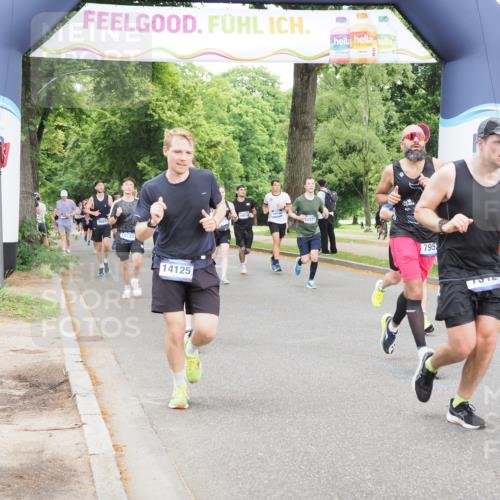 29.06.2025 - hella hamburg halbmarathon MichiJ http://msf.ph/oto/8331494 29.06.2025 10:38:13 Zwischen KM18-KM19 1750, 2207, 6795, 7312, 7952, 8689, 10057, 12527, 12624, 13609, 13799, 14125, 14361, 14838, 18182, 18451, 18657, 18658 meine-sportfotos.de
