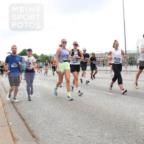 29.06.2025 - hella hamburg halbmarathon Lena Gebhardt http://msf.ph/oto/8331547 29.06.2025 10:47:32 Lombardsbrücke 7630, 7631, 4182, 4184, 1523, 3339, 1045, 1185, 1246, 1434, 1463, 1523, 1607, 1618, 1639, 1704, 1926, 2148, 2407, 2491, 2537, 2555, 2704, 2790, 2882, 2994, 3339, 4037, 4184, 4239, 4325, 4423, 4483, 4806, 4895, 4974, 4975, 5621, 5622, 5895, 6255, 6256, 6879, 6995, 7073, 7403, 7430, 7431, 7630, 7631, 7970, 8105, 8131, 8270, 8550, 8706, 8915, 8953, 9018, 9687, 10658, 10991, 11351, 11458, 11730, 11738, 11802, 11909, 12431 meine-sportfotos.de