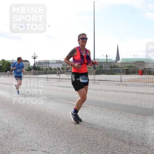 29.06.2025 - hella hamburg halbmarathon Lena Gebhardt http://msf.ph/oto/8331593 29.06.2025 10:13:09 Lombardsbrücke 18732, 18048, 17699, 1007, 1020, 1051, 1747, 1851, 1859, 1939, 2531, 2891, 2942, 2961, 3218, 3360, 3728, 3729, 4187, 4532, 6207, 6489, 7346, 7460, 7873, 7907, 8398, 8405, 8913, 8917, 9141, 9527, 10067, 10402, 11025, 11720, 12492, 14404, 14869, 15012, 15531, 15922, 16030, 16255, 16323, 16437, 16826, 16911, 17061, 17474, 17699, 17988, 17994, 18048, 18320, 18530, 18732 meine-sportfotos.de
