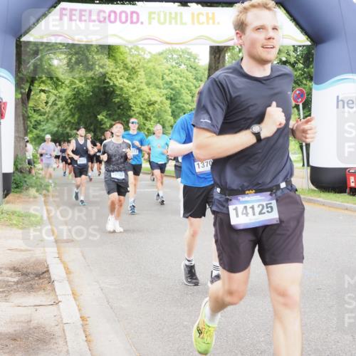 29.06.2025 - hella hamburg halbmarathon MichiJ http://msf.ph/oto/8331604 29.06.2025 10:38:14 Zwischen KM18-KM19 1750, 2207, 6795, 7312, 7952, 8117, 9869, 12527, 12624, 13701, 13799, 14125, 14361, 14838, 18182, 18451, 18657, 18658, 19053 meine-sportfotos.de
