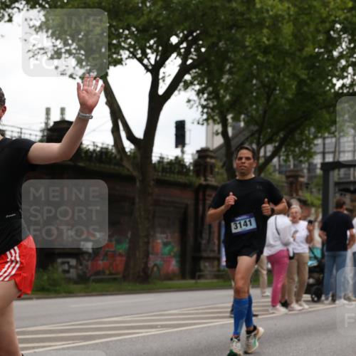 29.06.2025 - hella hamburg halbmarathon Yannick Fuchs http://msf.ph/oto/8331623 29.06.2025 10:51:43 20KM 1200, 1611, 2025, 2236, 2606, 2759, 2806, 2883, 2907, 3093, 3141, 3575, 4426, 4467, 4579, 4833, 5391, 6281, 6302, 6531, 6595, 6892, 7833, 9450, 9485, 10599, 12144, 12509, 13465, 13664, 15217, 15229, 16517, 17415, 17455, 17543, 18508, 18762, 18891 meine-sportfotos.de