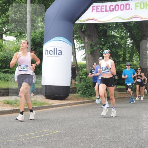 29.06.2025 - hella hamburg halbmarathon KatJ http://msf.ph/oto/8331664 29.06.2025 10:47:14 Zwischen KM18-KM19 5272, 8003 meine-sportfotos.de