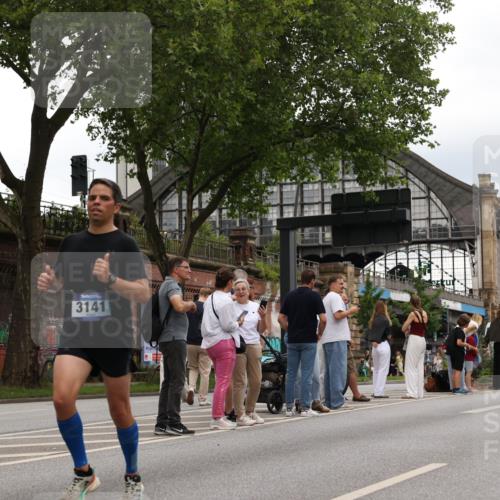 29.06.2025 - hella hamburg halbmarathon Yannick Fuchs http://msf.ph/oto/8331671 29.06.2025 10:51:44 20KM 1200, 1611, 2025, 2236, 2606, 2759, 2806, 2883, 2907, 3093, 3141, 3575, 4426, 4467, 4579, 4632, 4833, 5391, 6281, 6302, 6531, 6595, 6892, 7138, 7833, 9450, 9485, 10599, 12144, 13465, 14571, 15217, 15229, 16517, 17415, 17455, 17543, 18068, 18501, 18508, 18762, 18891 meine-sportfotos.de