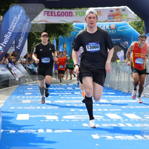 29.06.2025 - hella hamburg halbmarathon Strokosch-Dieckow http://msf.ph/oto/8331736 29.06.2025 10:34:06 Ziel 7884, 7901, 9345, 9376, 11019, 11202, 11227, 13066, 13493, 13494, 14448, 15268, 16724, 17751, 17877, 18906 meine-sportfotos.de
