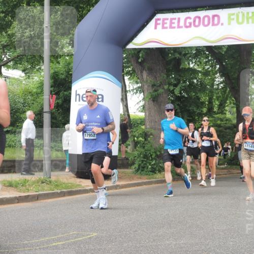 29.06.2025 - hella hamburg halbmarathon KatJ http://msf.ph/oto/8331771 29.06.2025 10:47:15 Zwischen KM18-KM19 5272, 6309, 8003 meine-sportfotos.de