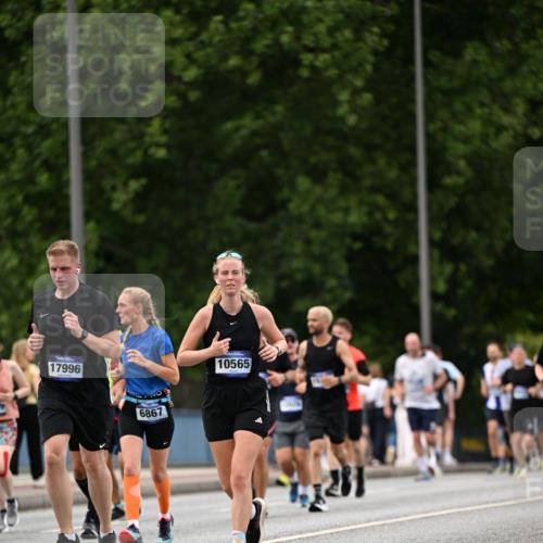 29.06.2025 - hella hamburg halbmarathon Dr. Thomas Lammeyer http://msf.ph/oto/8331822 29.06.2025 10:39:48 Kennedybrücke 2198, 2412, 2787, 3170, 3828, 3958, 4333, 4696, 4703, 4965, 5147, 6029, 6189, 6365, 6397, 6471, 6867, 8249, 8296, 8567, 9470, 9803, 9819, 10360, 10565, 10652, 11233, 11359 meine-sportfotos.de
