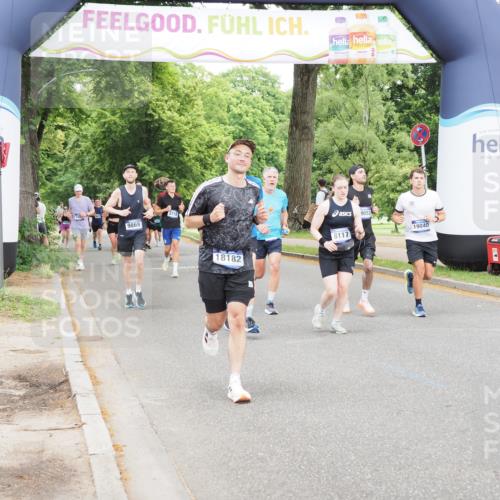 29.06.2025 - hella hamburg halbmarathon MichiJ http://msf.ph/oto/8331829 29.06.2025 10:38:15 Zwischen KM18-KM19 1750, 2207, 6795, 7312, 7952, 8117, 9869, 12527, 12624, 13701, 13799, 14125, 14361, 14838, 17179, 18182, 18657, 18658, 19040, 19053 meine-sportfotos.de