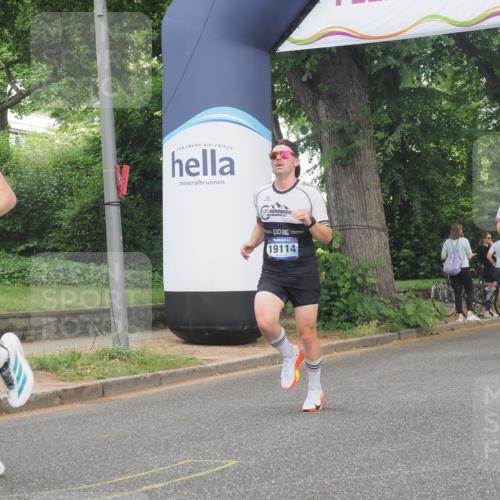 29.06.2025 - hella hamburg halbmarathon KatJ http://msf.ph/oto/8331845 29.06.2025 10:17:27 Zwischen KM18-KM19 2203 meine-sportfotos.de